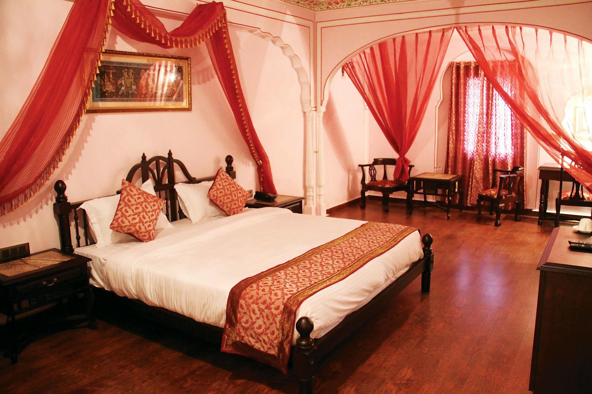 Welcomheritage Traditional Haveli Джайпур Екстер'єр фото